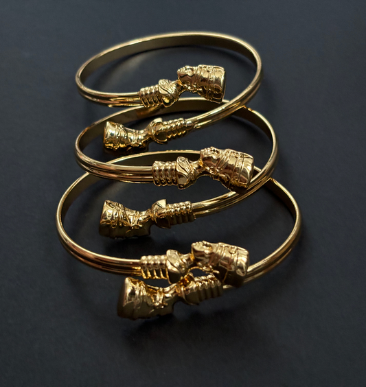 Double Queen Cuff